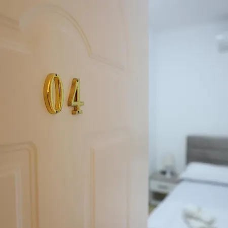 Mucolli Pensionat 3*