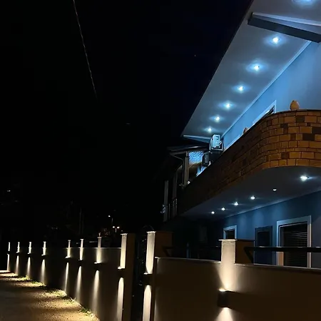 Mucolli 베라트